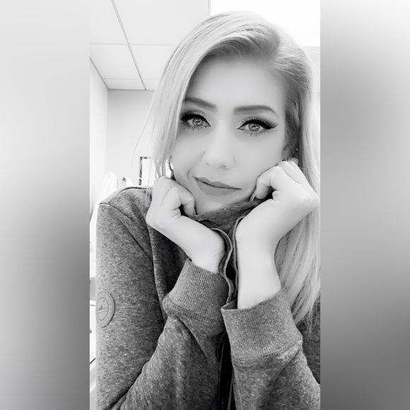 Meet your Posher, Leslie!!! Filter your search in my closet to find what ya need - Picture 2 of 16